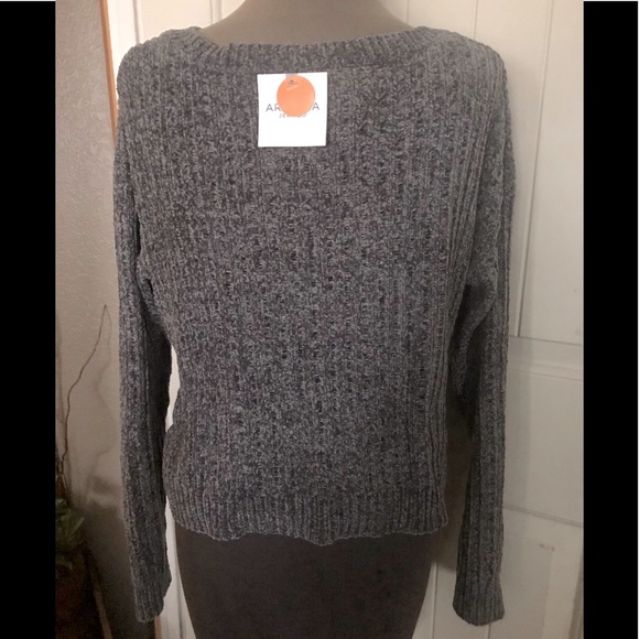 Sweater Top (Cropped) - Picture 2 of 7